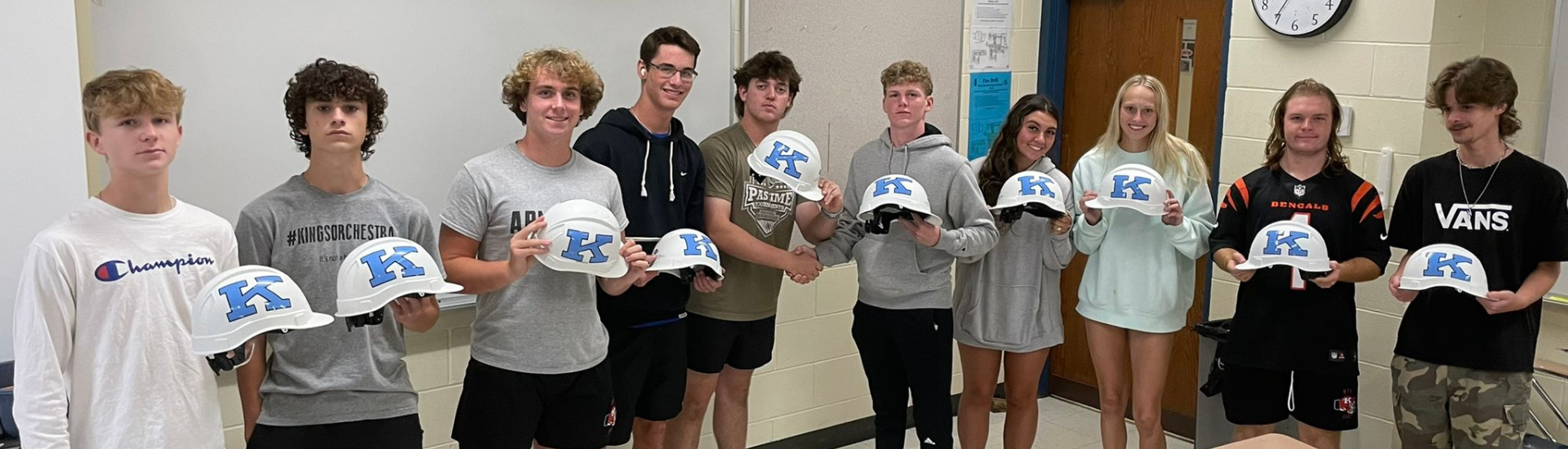 khs students with hardhats